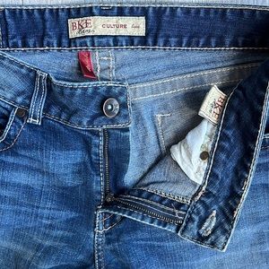 BKE Women’s CULTURE Boot Stretch Jeans Size: 31 Color: Blue